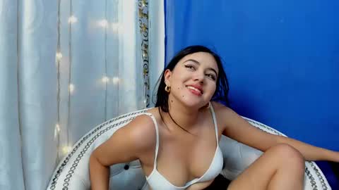 Snapshot of analia18_ chatting on February 27, 3:15 pm analia18  online show from February 27, 3:15 pm