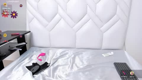 Snapshot of analia18_ chatting on October 17, 2:42 pm analia18  online show from October 17, 2:42 pm