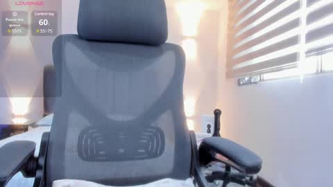 Snapshot of anaruiz1_ chatting on March 12, 12:15 pm ana online show from March 12, 12:15 pm