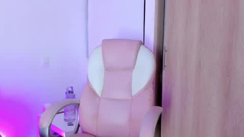 Anastacia online show from December 20, 5:47 am