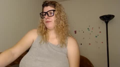 Anaysbigtits online show from December 6, 3:00 pm