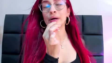 Andra Cyrus online show from November 26, 2:40 pm