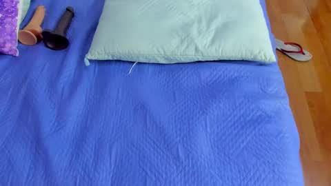  Angel  online show from November 8, 12:10 pm