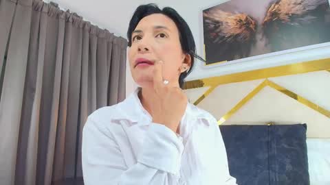 Nicolle  online show from March 23, 11:16 am