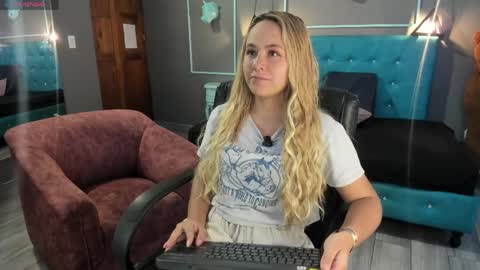 Angel online show from April 9, 11:37 am