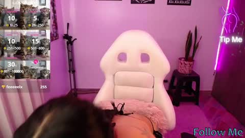 Snapshot of angela_lauren chatting on February 5, 12:31 am Angela online show from February 5, 12:31 am