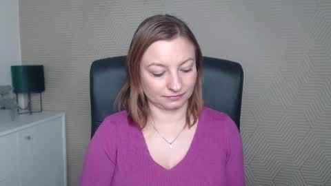 Angela online show from November 18, 6:36 am