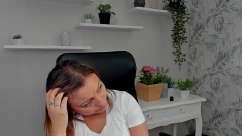 Snapshot of angela_samt chatting on September 12, 2:13 pm Angela online show from September 12, 2:13 pm