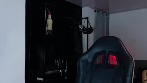 Angela help me reach 100 thumbs up online show from October 6, 10:03 pm