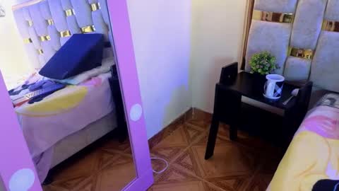 angelacute19 online show from March 17, 5:44 am