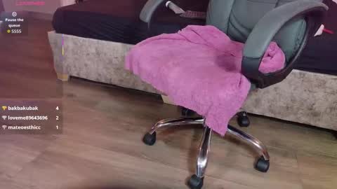 angel online show from October 6, 8:13 pm