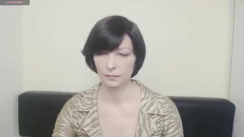 Snapshot of angelinalov_ chatting on February 10, 7:47 am Angelina online show from February 10, 7:47 am