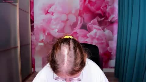 AngelinaLow online show from October 1, 11:48 am