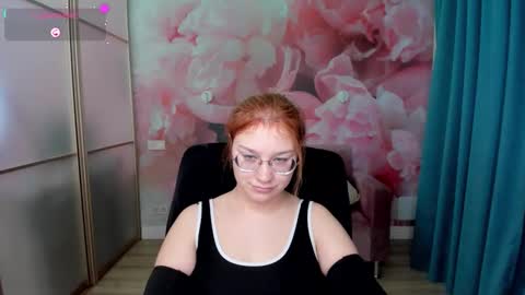 AngelinaLow online show from December 4, 12:29 pm