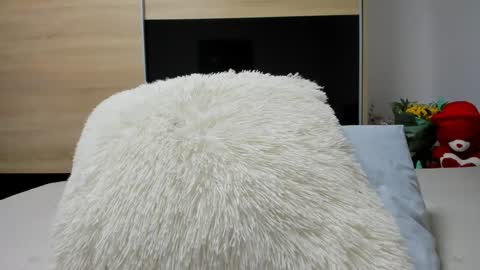 KrystyYo online show from October 20, 4:59 am