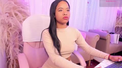 Snapshot of angelsmia_ chatting on September 25, 4:22 am  MIA available content ask online show from September 25, 4:22 am