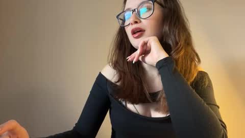 Lisa online show from October 9, 1:04 pm