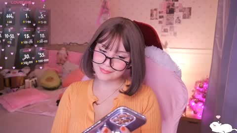 Snapshot of angelytaxx chatting on January 13, 8:37 am Angel online show from January 13, 8:37 am