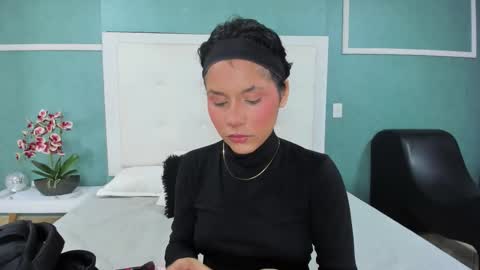 Ania online show from November 6, 1:39 pm