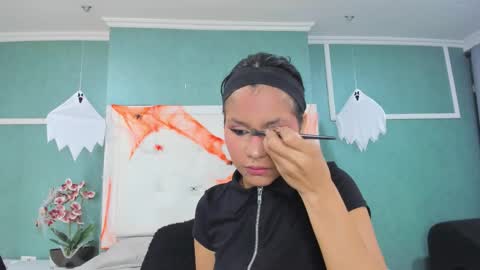 Ania online show from October 31, 1:59 pm