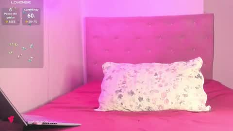 aniaross18 online show from October 23, 3:01 am