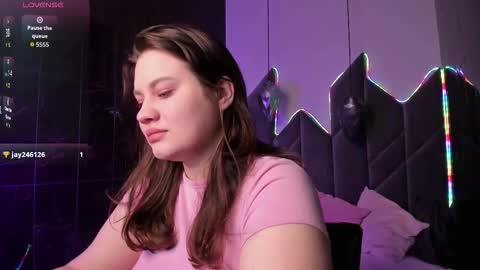 Anita online show from March 6, 9:10 pm