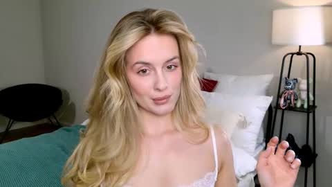 Snapshot of anitafischer chatting on October 22, 1:16 pm Anita online show from October 22, 1:16 pm
