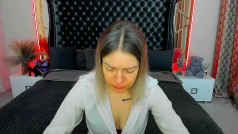 anna_snow9 online show from March 22, 6:14 pm