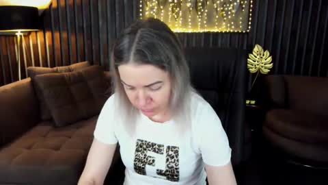 anna_snow9 online show from March 21, 5:18 pm