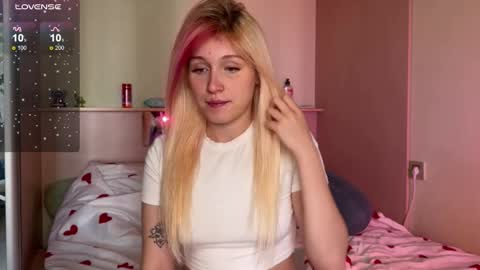 Annabel online show from September 25, 11:09 am