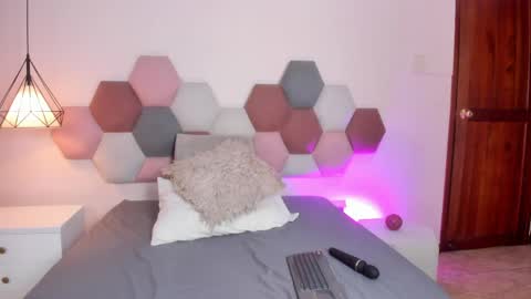 AnnaBrooks online show from March 30, 11:59 pm