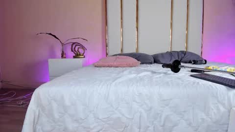 Anna online show from November 8, 6:07 am