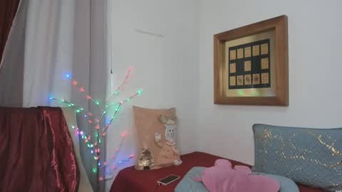 Snapshot of annavalente_ chatting on December 10, 12:16 pm anna online show from December 10, 12:16 pm