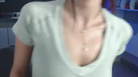 Anne  online show from January 15, 7:58 am