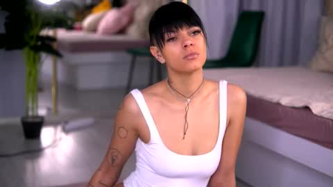 Anne online show from December 22, 8:17 am