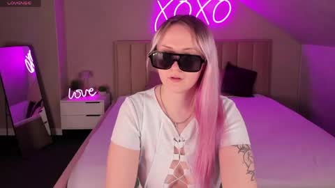 Joyce Howard online show from April 15, 2:34 am