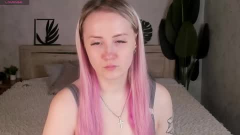 Joyce Howard online show from April 13, 2:24 am