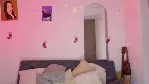 Creamy online show from March 12, 9:06 pm