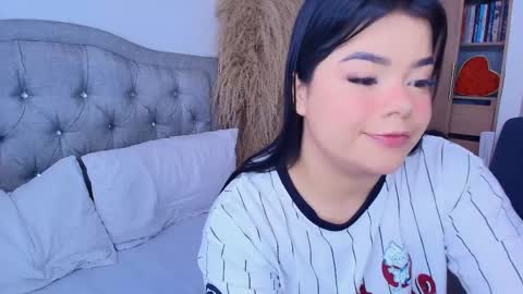 annie_20_ online show from April 2, 3:53 pm