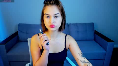 annie kitss online show from June 1, 1:07 am