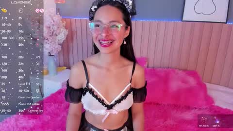 Snapshot of annie_lought chatting on September 26, 1:20 pm online show from September 26, 1:20 pm