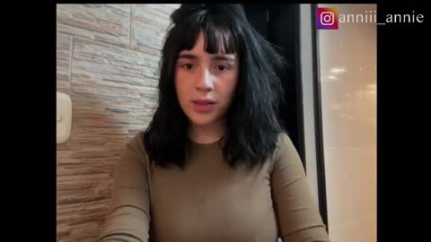 JEANNE no olvides seguirme dont forget follow me  uu online show from October 3, 2:49 am