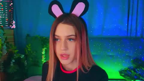 annie online show from February 12, 9:05 pm