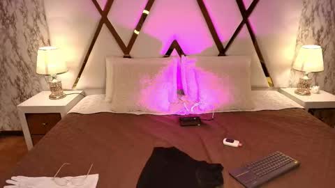 Annie online show from February 25, 12:42 am