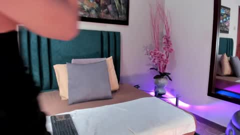 Annie Bluee online show from April 11, 12:31 pm