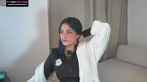 Snapshot of annieguzman_ chatting on October 23, 2:17 am Annie FREE TRIAL IN BIO online show from October 23, 2:17 am