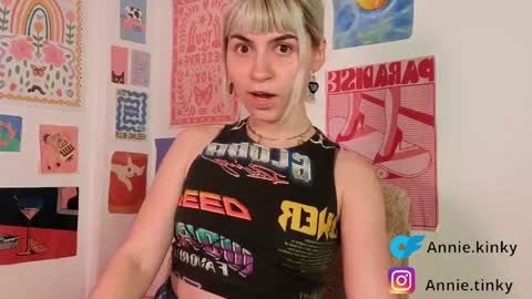 annietinky online show from April 10, 3:01 am