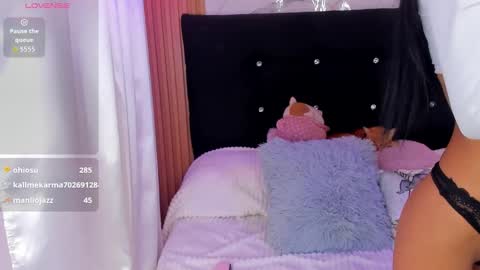 Annie Evans  online show from March 27, 8:26 am