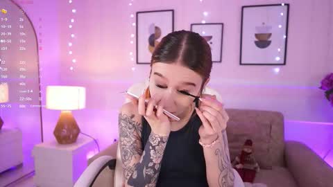 Ana online show from January 8, 1:48 pm