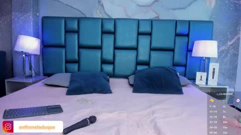 anthonelaDuque online show from October 22, 12:54 pm